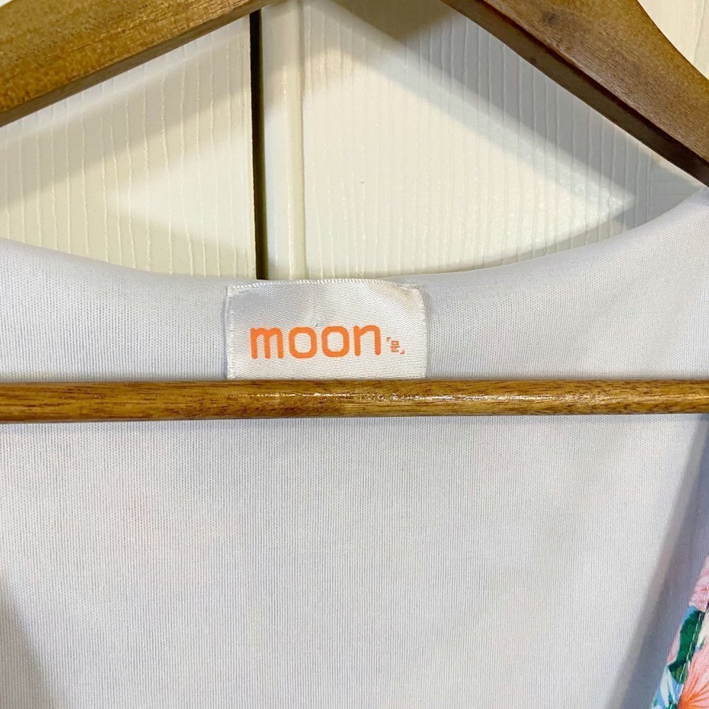 Moon Collection - Hibiscus floral Dress - Picture 9 of 9